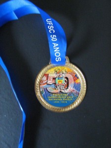 Medalha comemorativa 50 anos UFSC